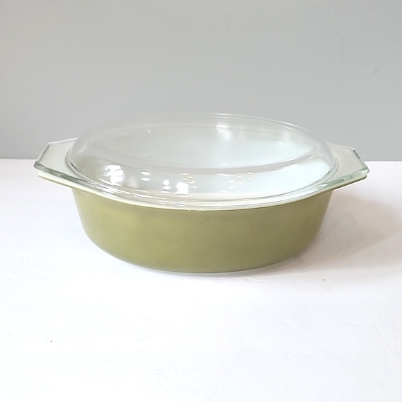 Vintage Pyrex Verde 2.5 qt casserole dish with lid - Picture 1 of 12